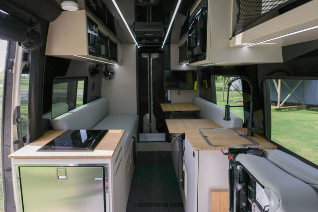 Used 2025 Mercedes-Benz Sprinter 2500 image 96