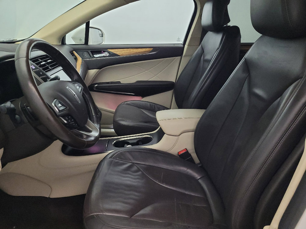 Used 2016 Lincoln MKC Select image 17