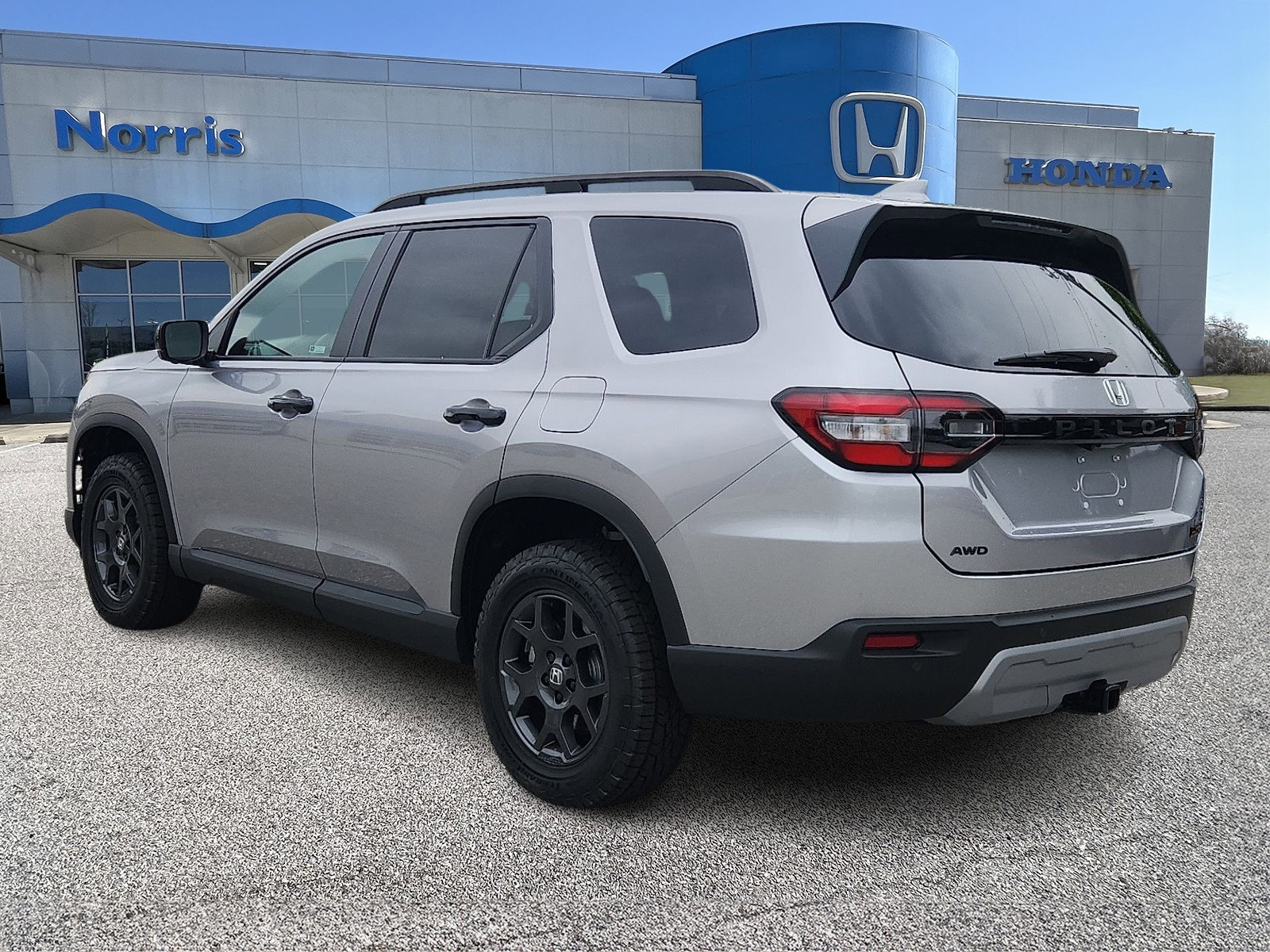 New 2025 Honda Pilot TrailSport image 3