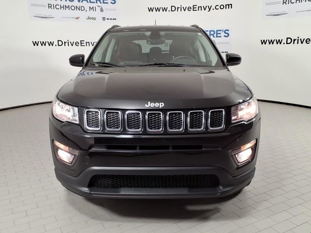 Used 2018 Jeep Compass Latitude w/ Popular Equipment Group AWD/4WD image 2