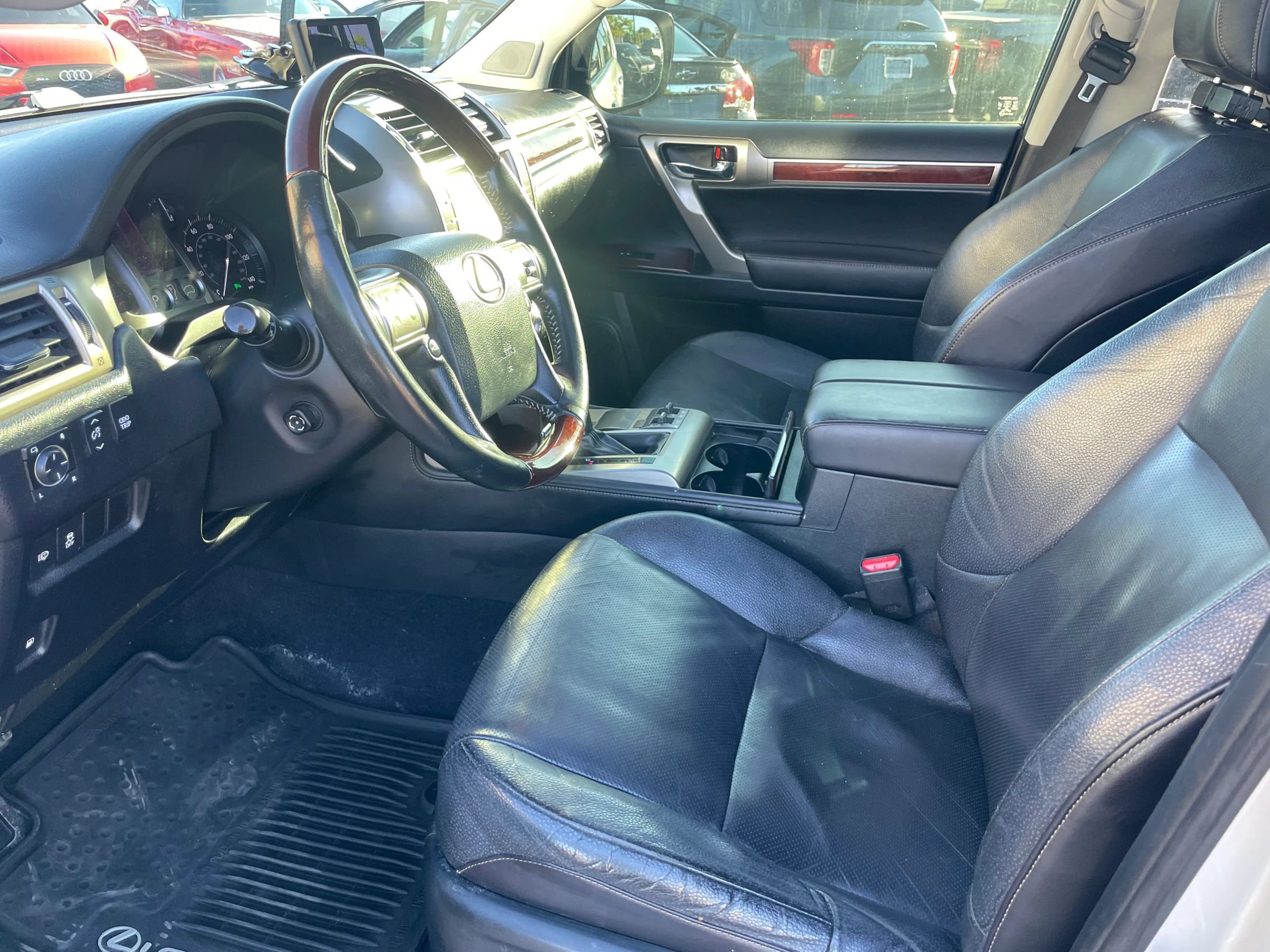 Used 2014 Lexus GX 460 w/ Premium Package AWD/4WD image 14