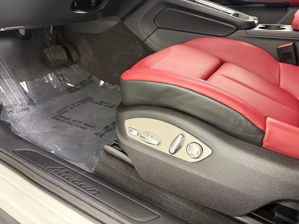 Certified 2026 Porsche Macan Turbo image 22