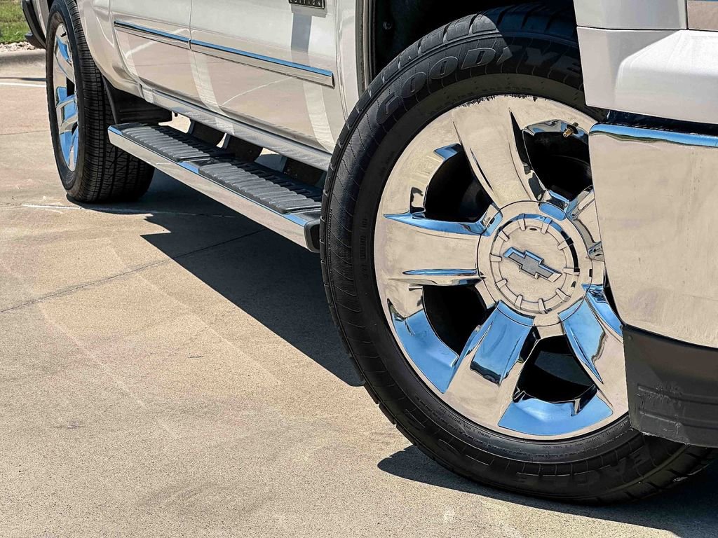 Used 2015 Chevrolet Silverado 1500 LTZ w/ Texas Edition, 1LZ Trim RWD image 9