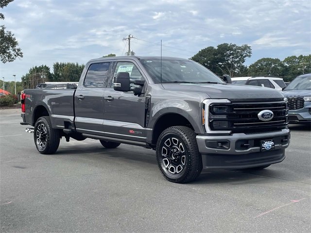 New 2026 Ford F350 4x4 Crew Cab Super Duty image 1