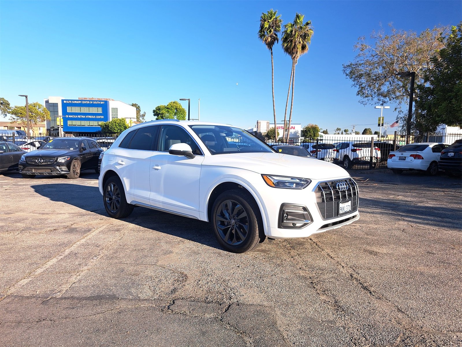 Used 2023 Audi Q5 2.0T Premium w/ Convenience Package image 2