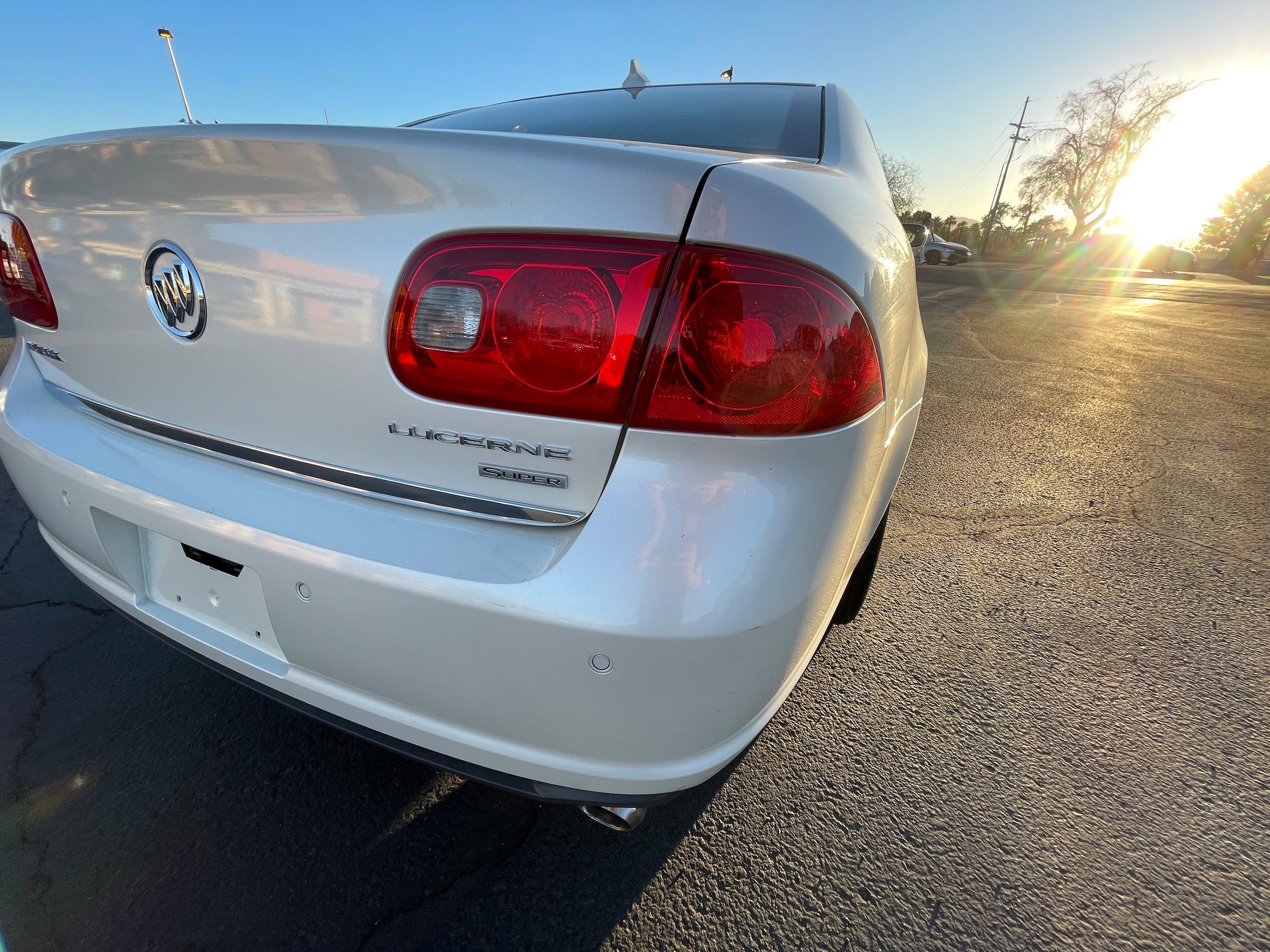 Used 2011 Buick Lucerne Super FWD image 12