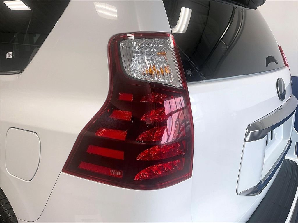 Used 2022 Lexus GX 460 Premium w/ Accessory Package AWD/4WD image 35