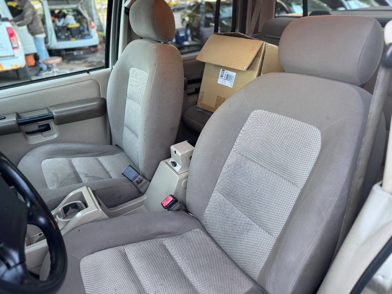 Used 2005 Ford Explorer Sport Trac XLT AWD/4WD image 14