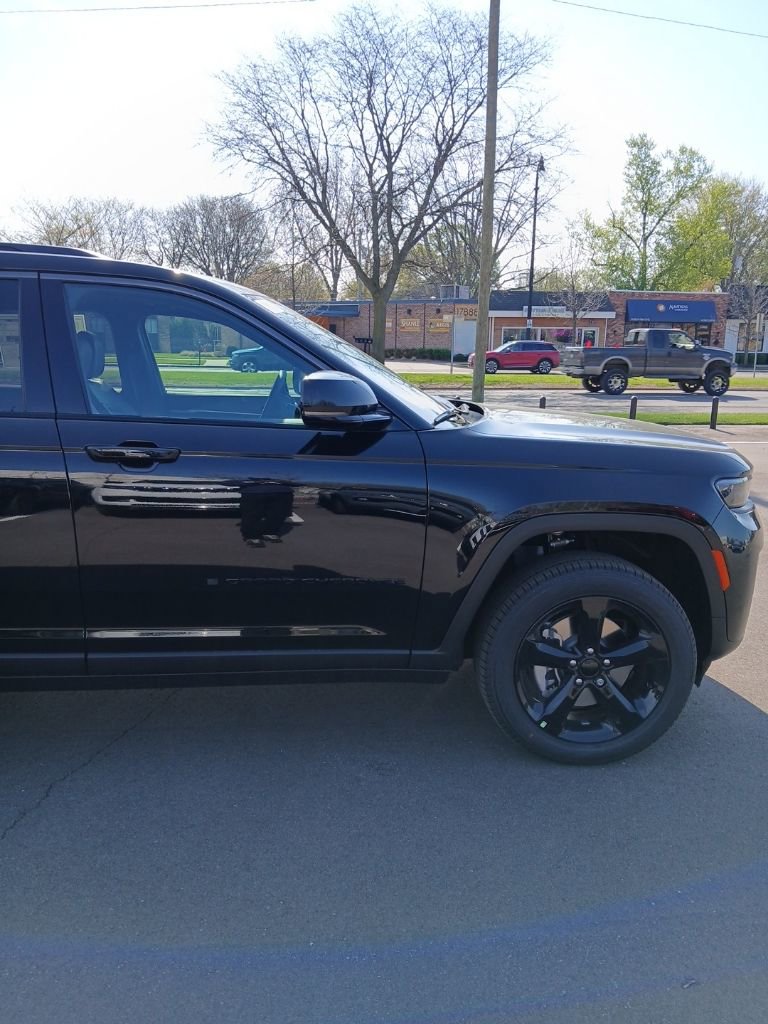 New 2026 Jeep Grand Cherokee L Limited AWD/4WD image 9