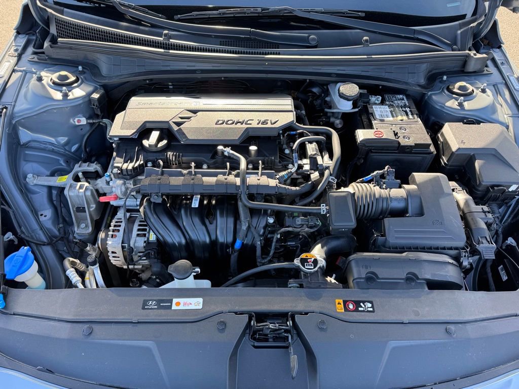 Used 2022 Hyundai Elantra SEL w/ Convenience + Premium Package image 9