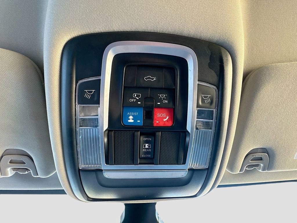 Used 2024 RAM 3500 Laramie image 39