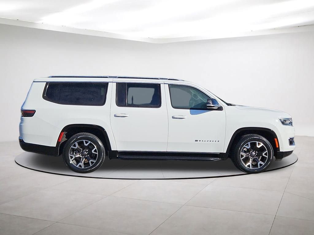 Used 2024 Jeep Wagoneer L Series III w/ Flexible Seating Group image 8