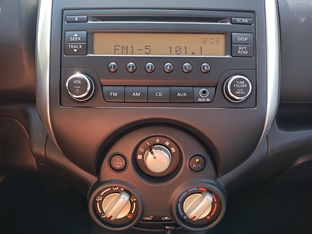 Used 2014 Nissan Versa Note SV FWD image 21