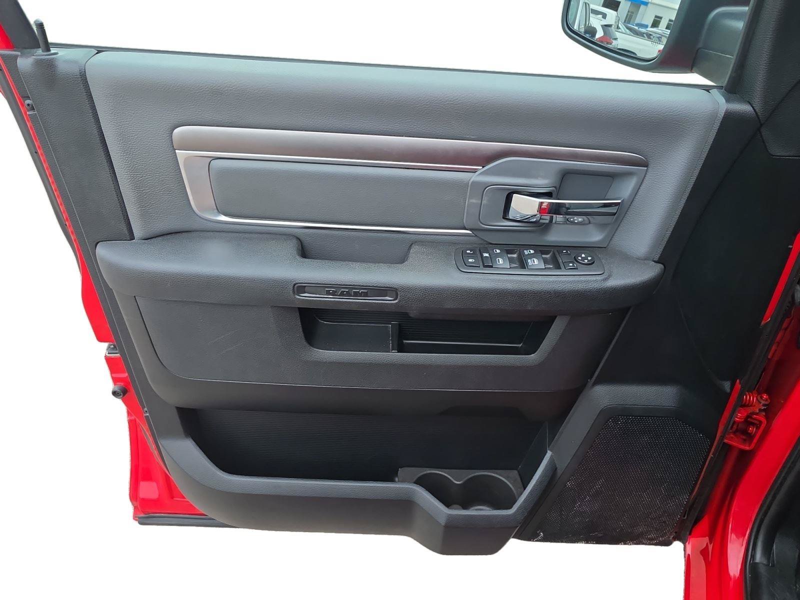 Used 2023 RAM 1500 Classic SLT AWD/4WD image 9