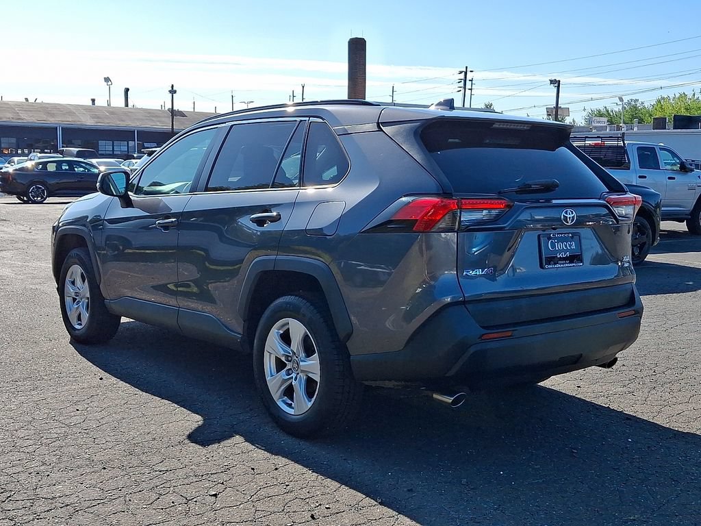 Used 2020 Toyota RAV4 XLE AWD/4WD image 8