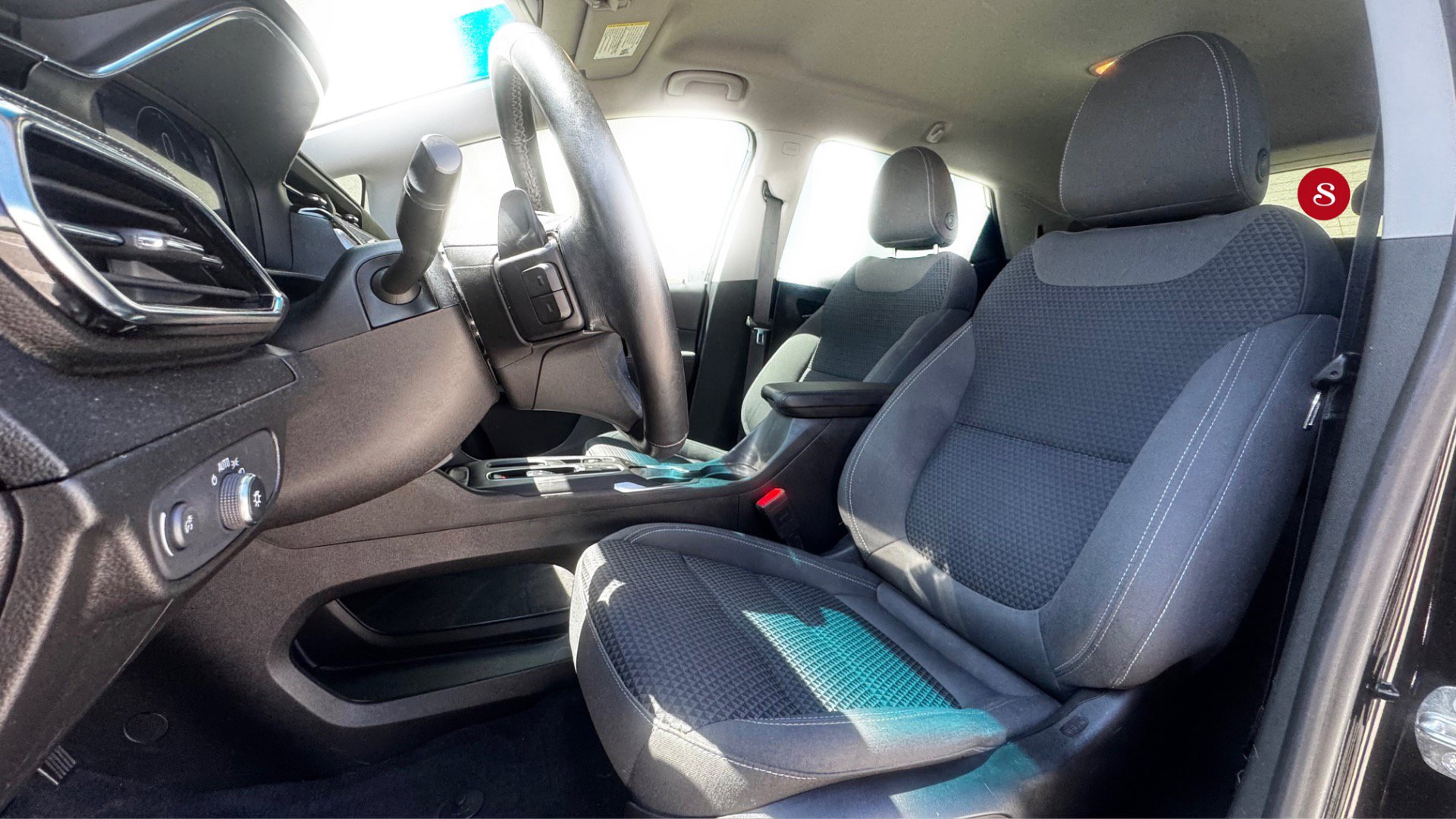 Used 2022 Chevrolet Bolt LT FWD image 13