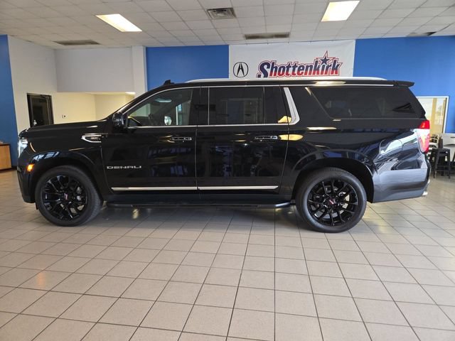 Used 2022 GMC Yukon XL Denali AWD/4WD image 5