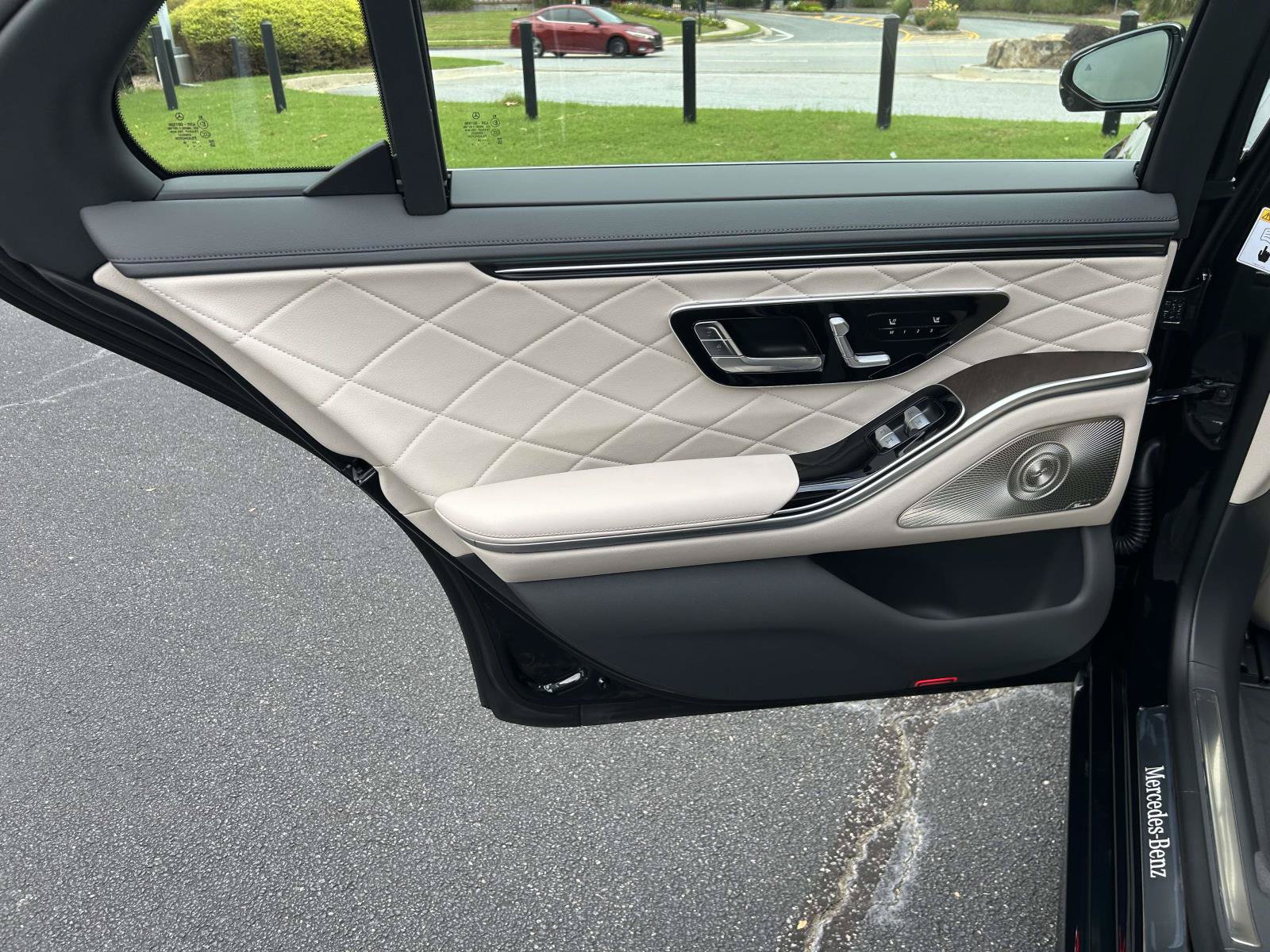New 2027 Mercedes-Benz S 580 4MATIC Sedan image 33