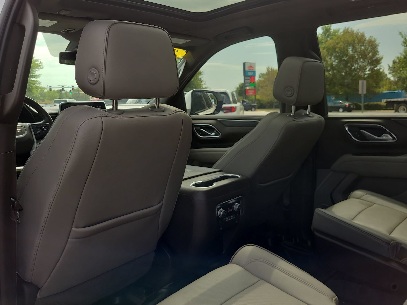 Used 2022 GMC Yukon SLT AWD/4WD image 12