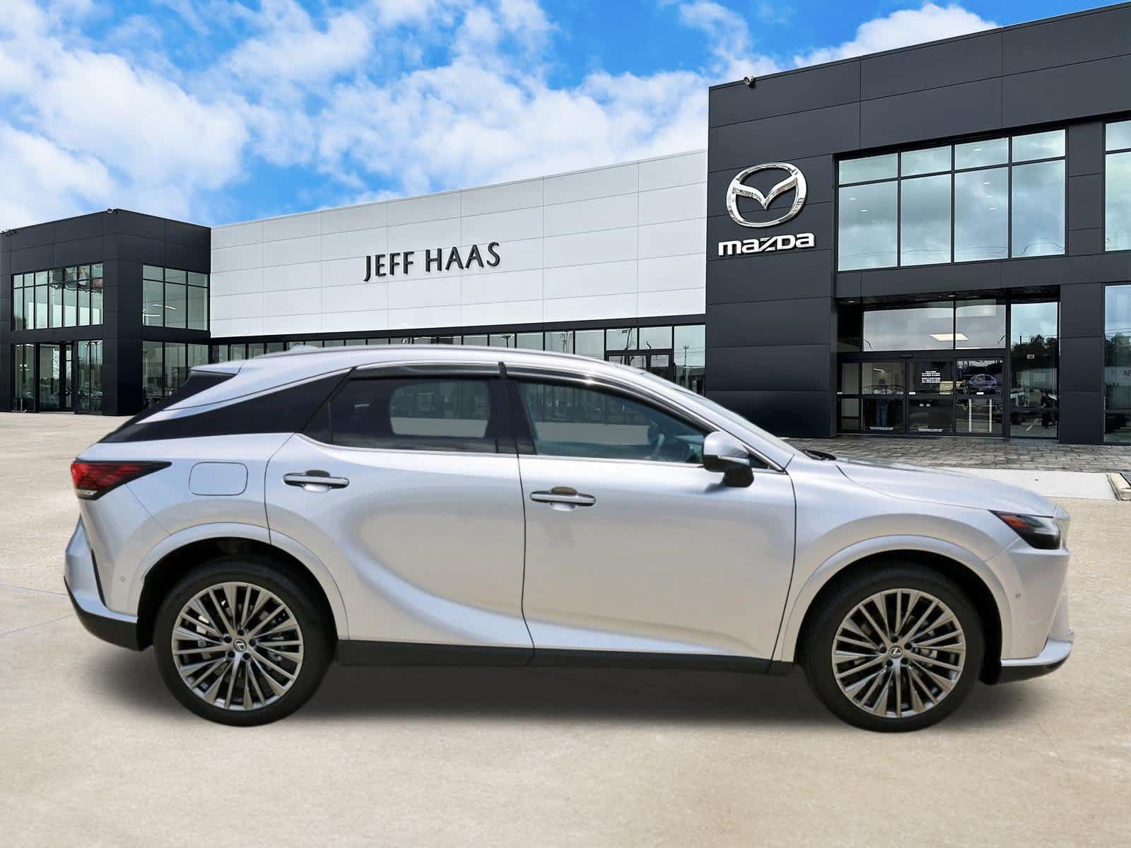 Used 2025 Lexus RX 450h AWD w/ Luxury Package image 5
