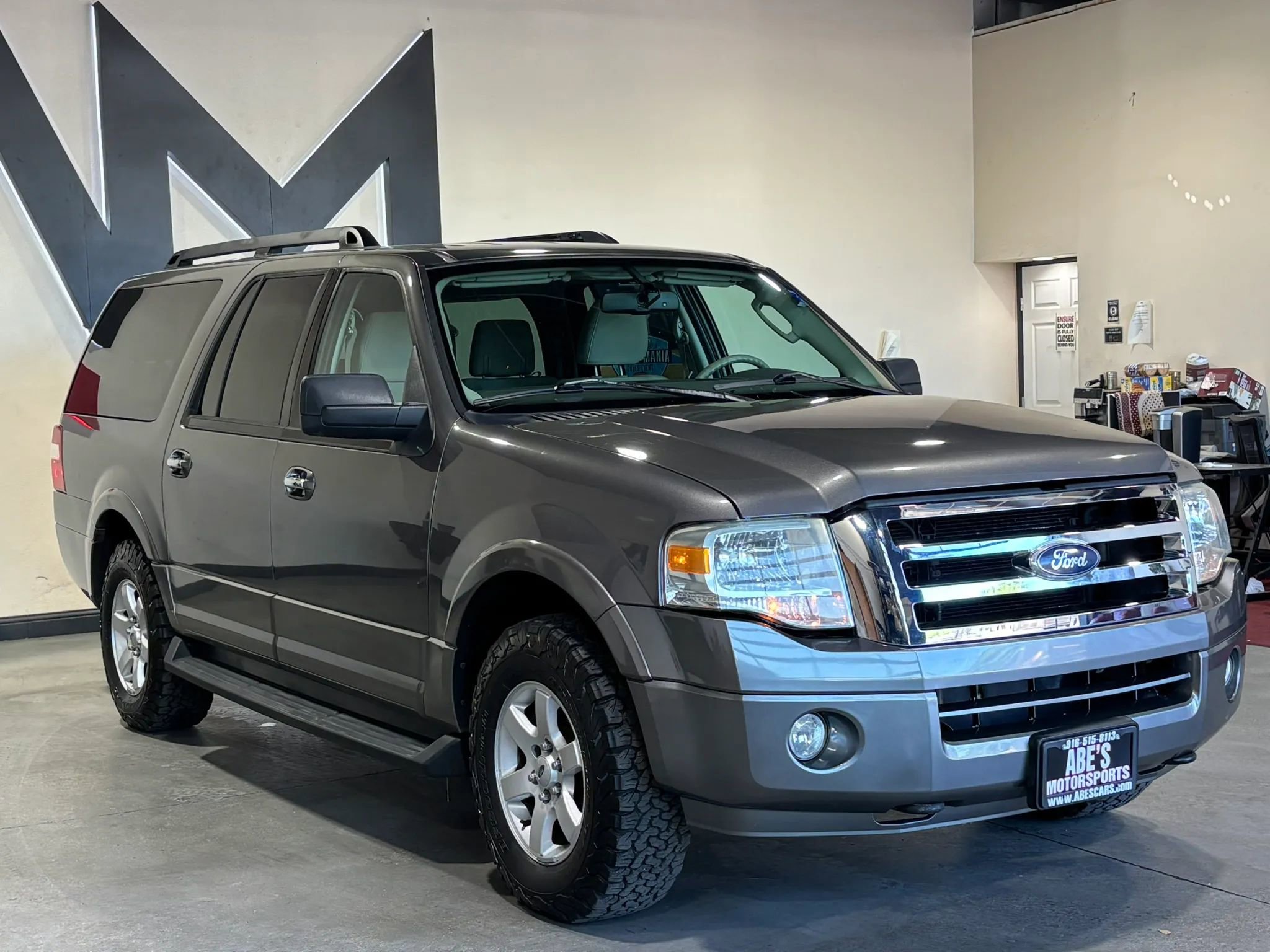 Used 2010 Ford Expedition EL XLT AWD/4WD image 2