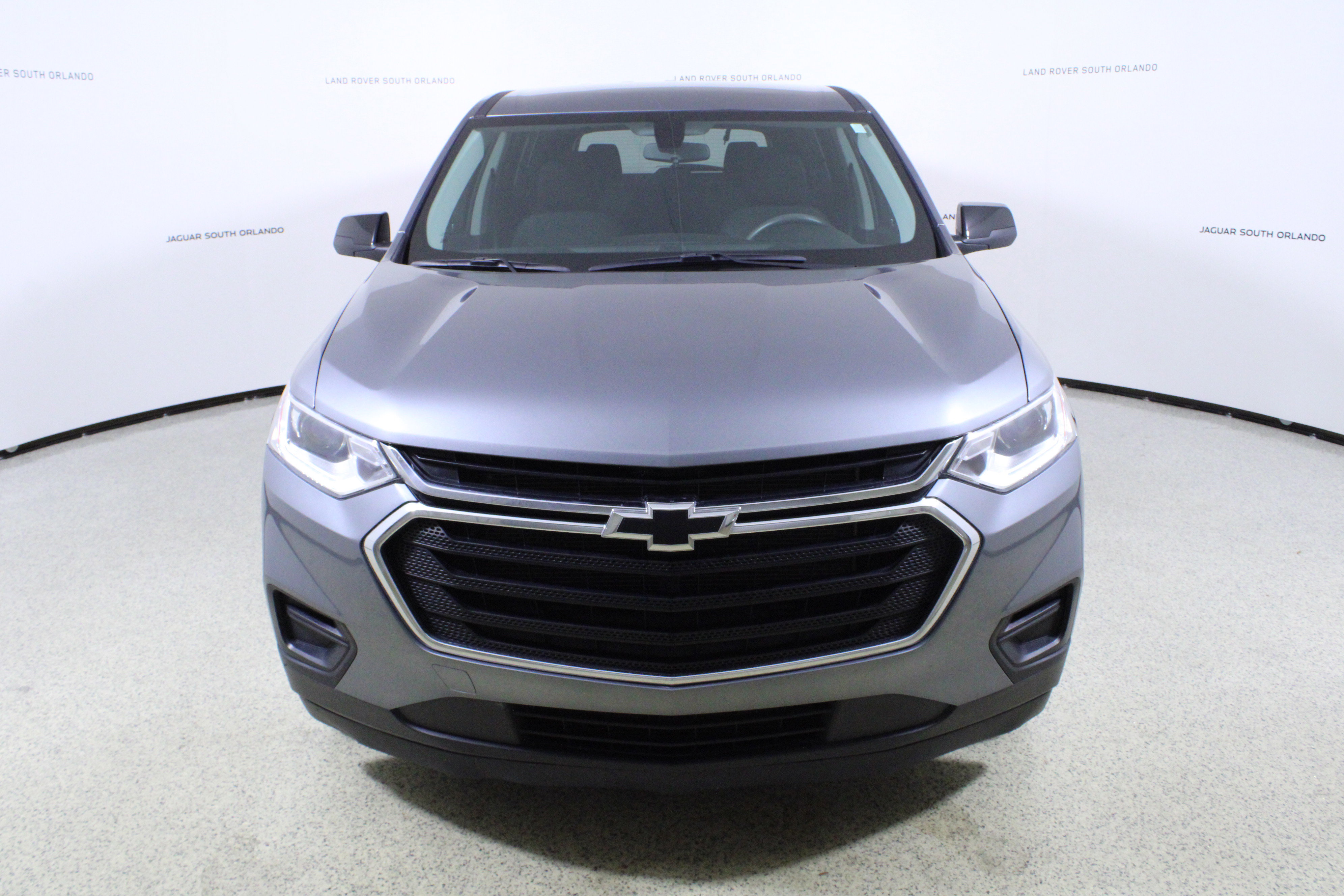 Used 2021 Chevrolet Traverse LS image 2