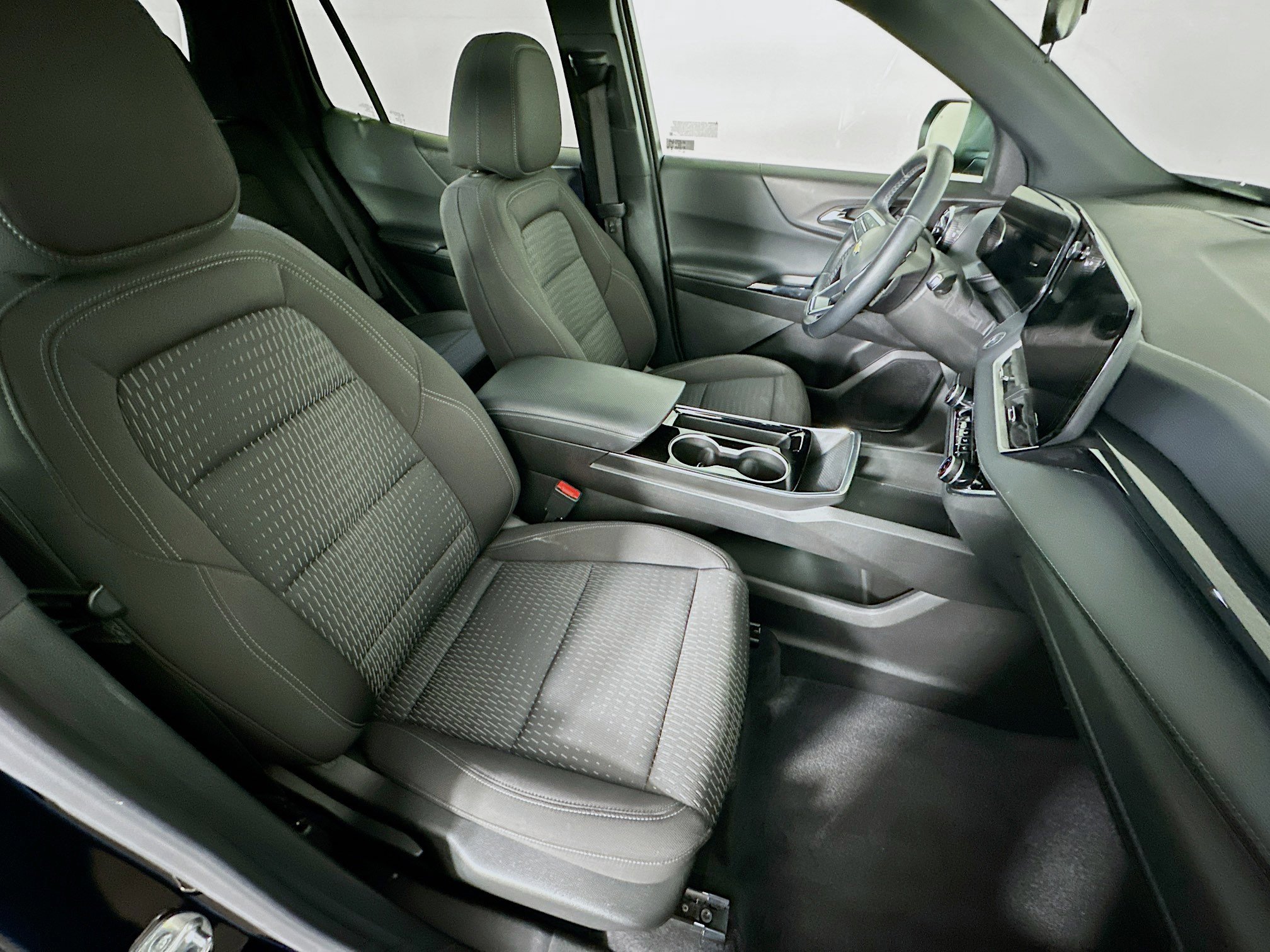 Used 2025 Chevrolet Equinox LT AWD/4WD image 31