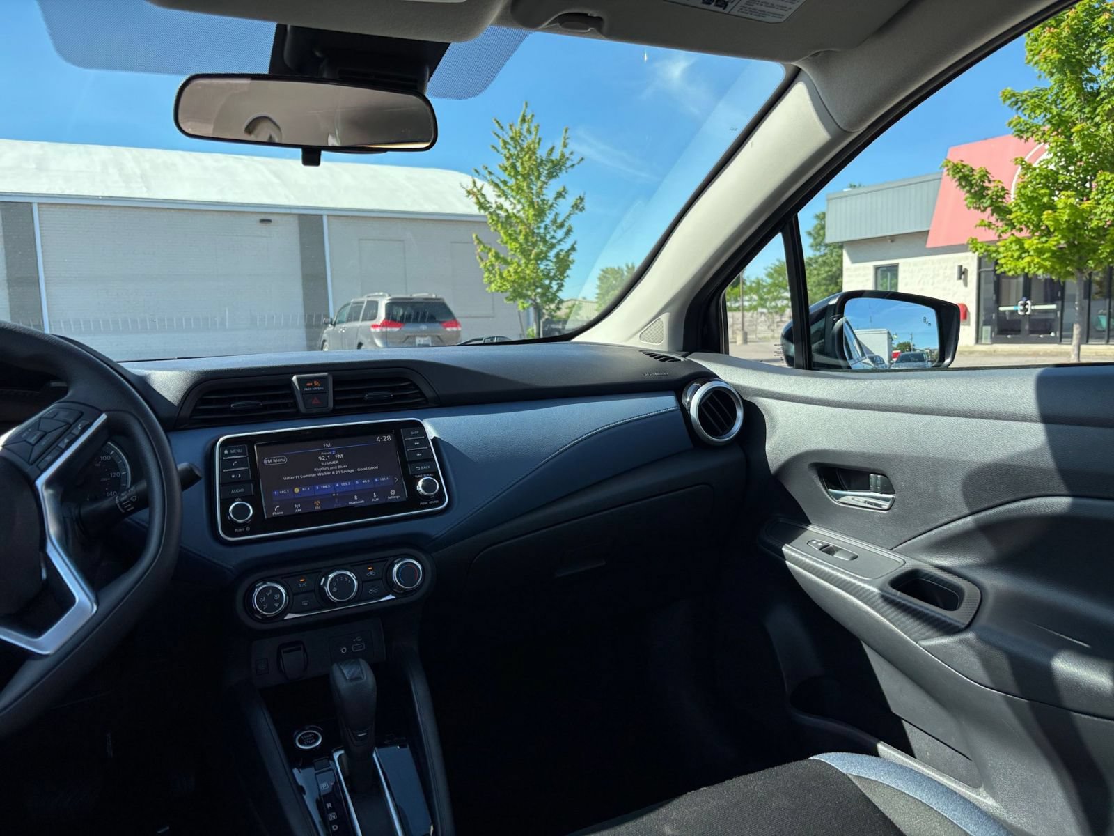 Used 2025 Nissan Versa SV FWD image 33