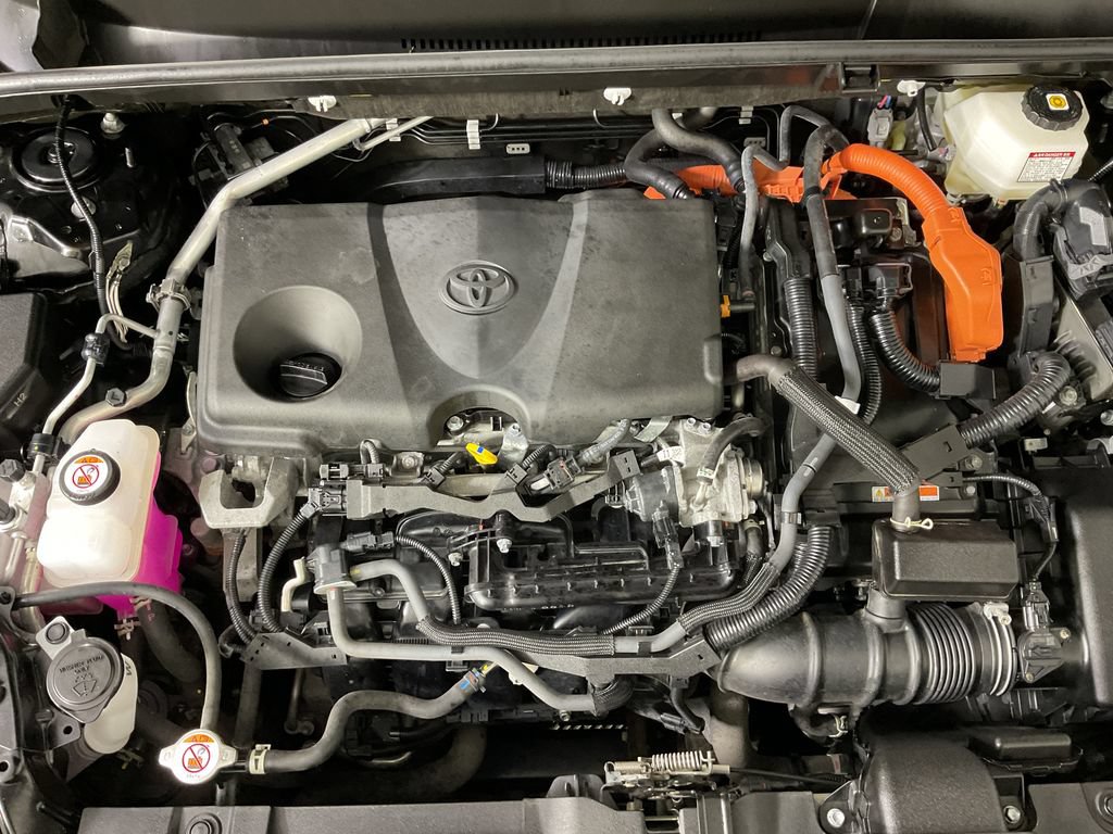 Used 2024 Toyota Venza LE AWD/4WD image 25