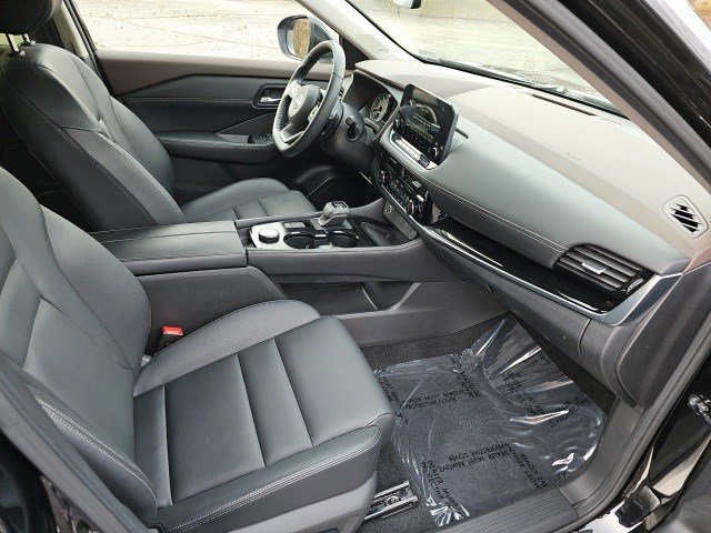 Used 2023 Nissan Rogue SL w/ SL Premium Package image 11