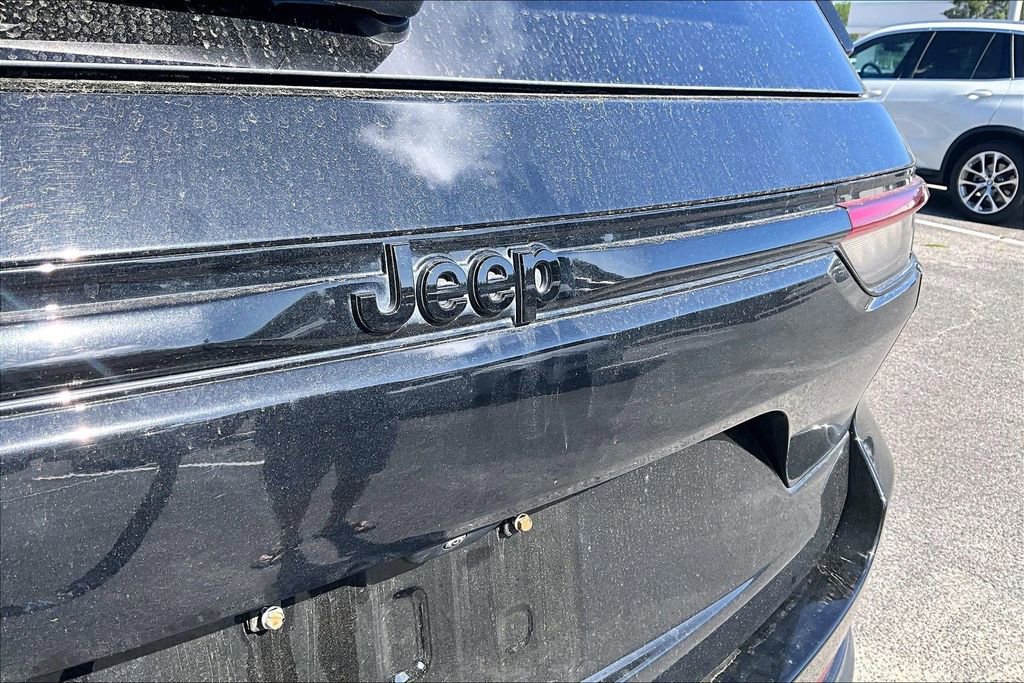 Used 2022 Jeep Grand Cherokee Altitude RWD image 26