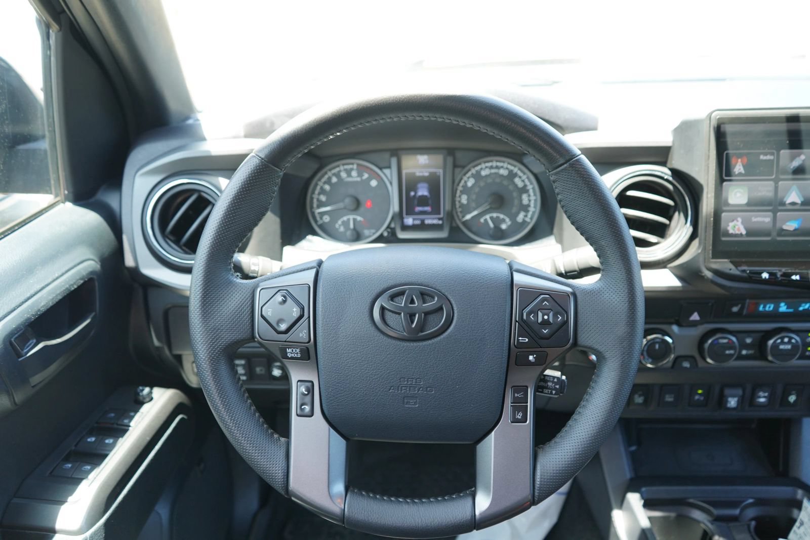 Used 2019 Toyota Tacoma TRD Off-Road AWD/4WD image 18