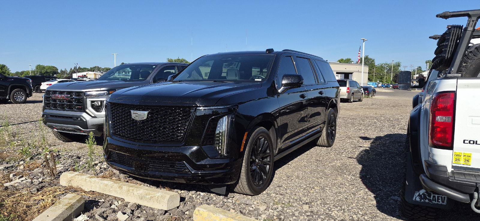 Used 2025 Cadillac Escalade ESV Sport Platinum w/ LPO, Floor Liner Package AWD/4WD image 1