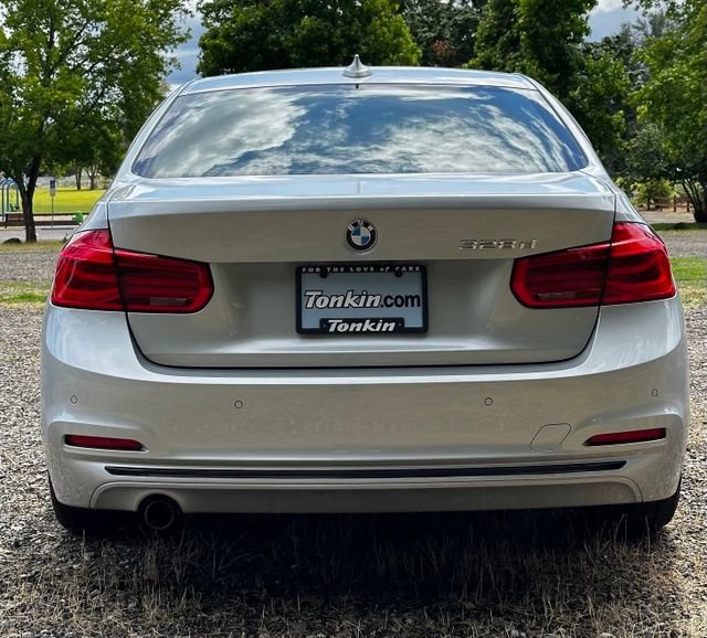 Used 2018 BMW 328d Sedan w/ Premium Package RWD image 8
