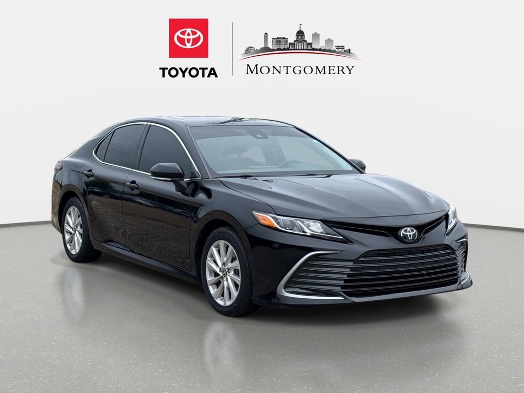 Used 2024 Toyota Camry LE w/ Convenience Package FWD image 1