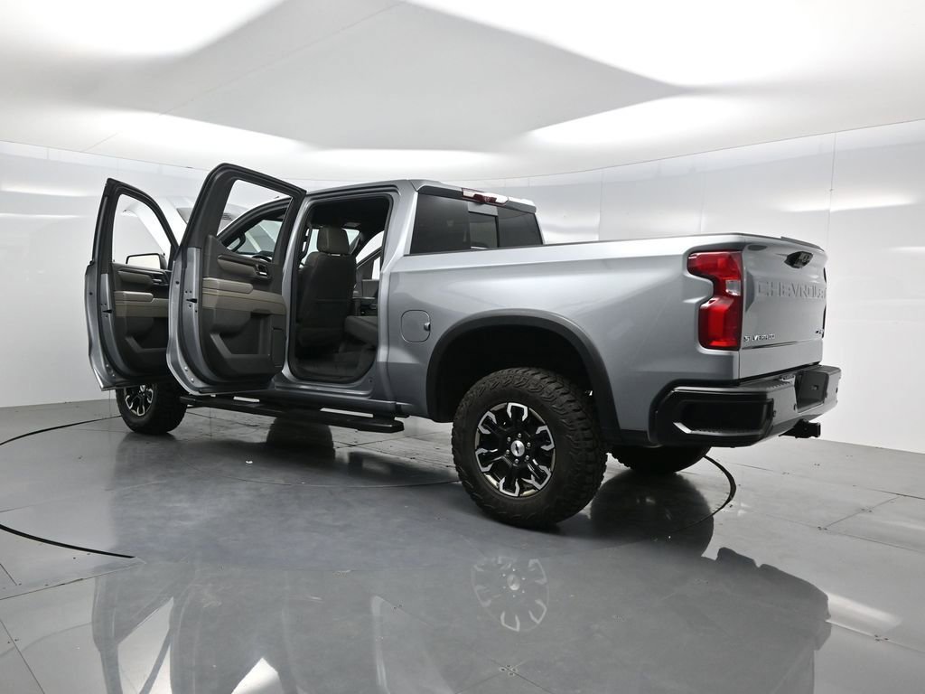 Used 2024 Chevrolet Silverado 1500 ZR2 w/ Technology Package image 53