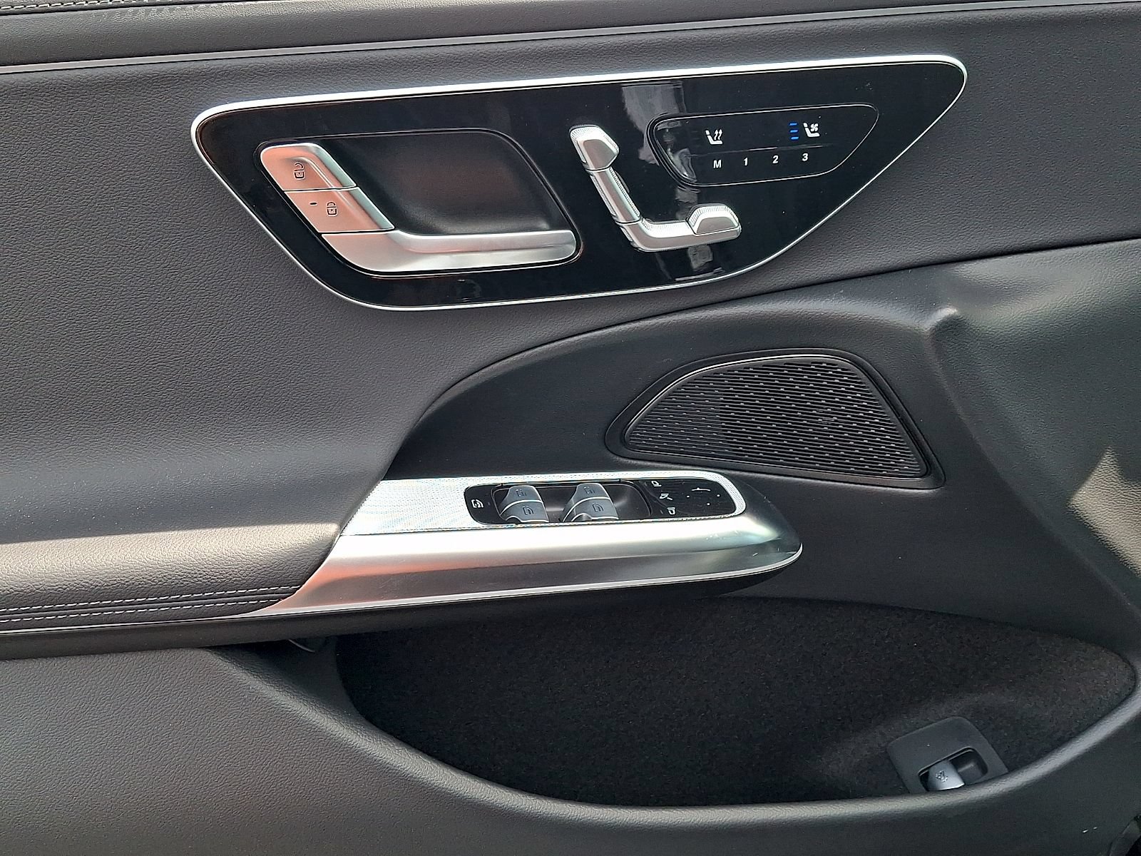 New 2026 Mercedes-Benz E 350 4MATIC Sedan image 8