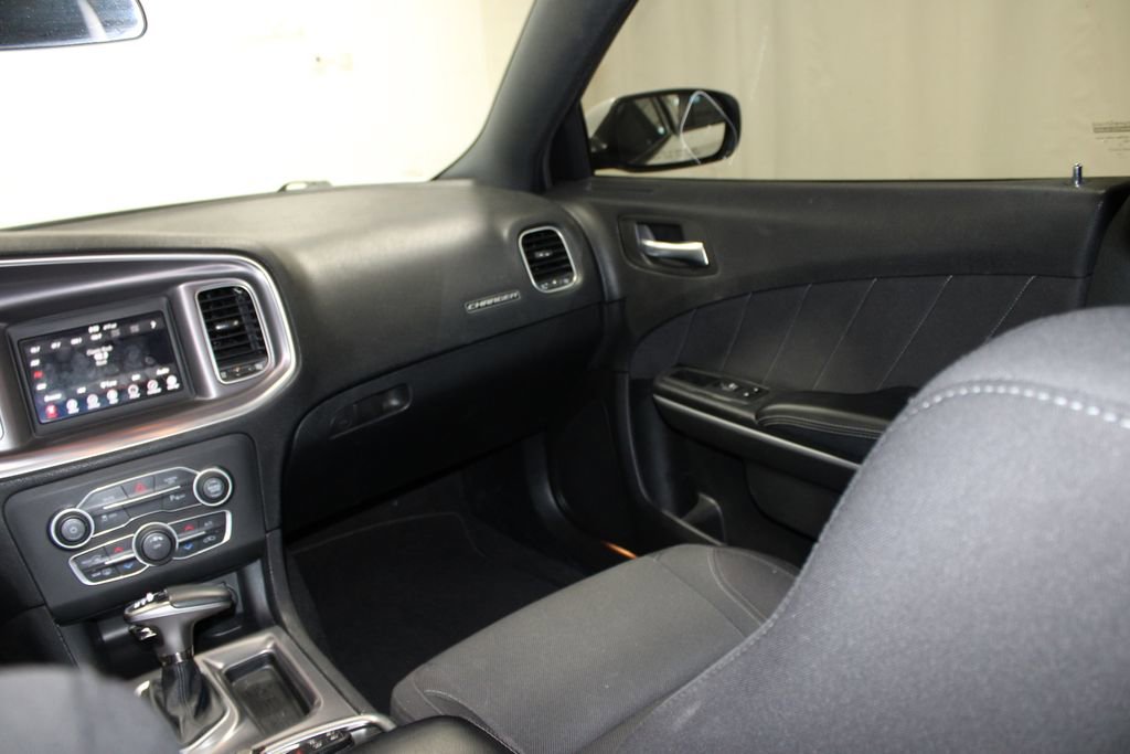 Used 2019 Dodge Charger SXT RWD image 32