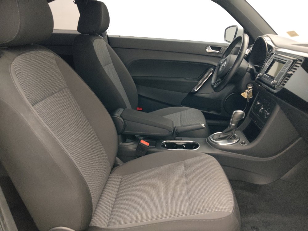 Used 2019 Volkswagen Beetle 2.0T S FWD image 21