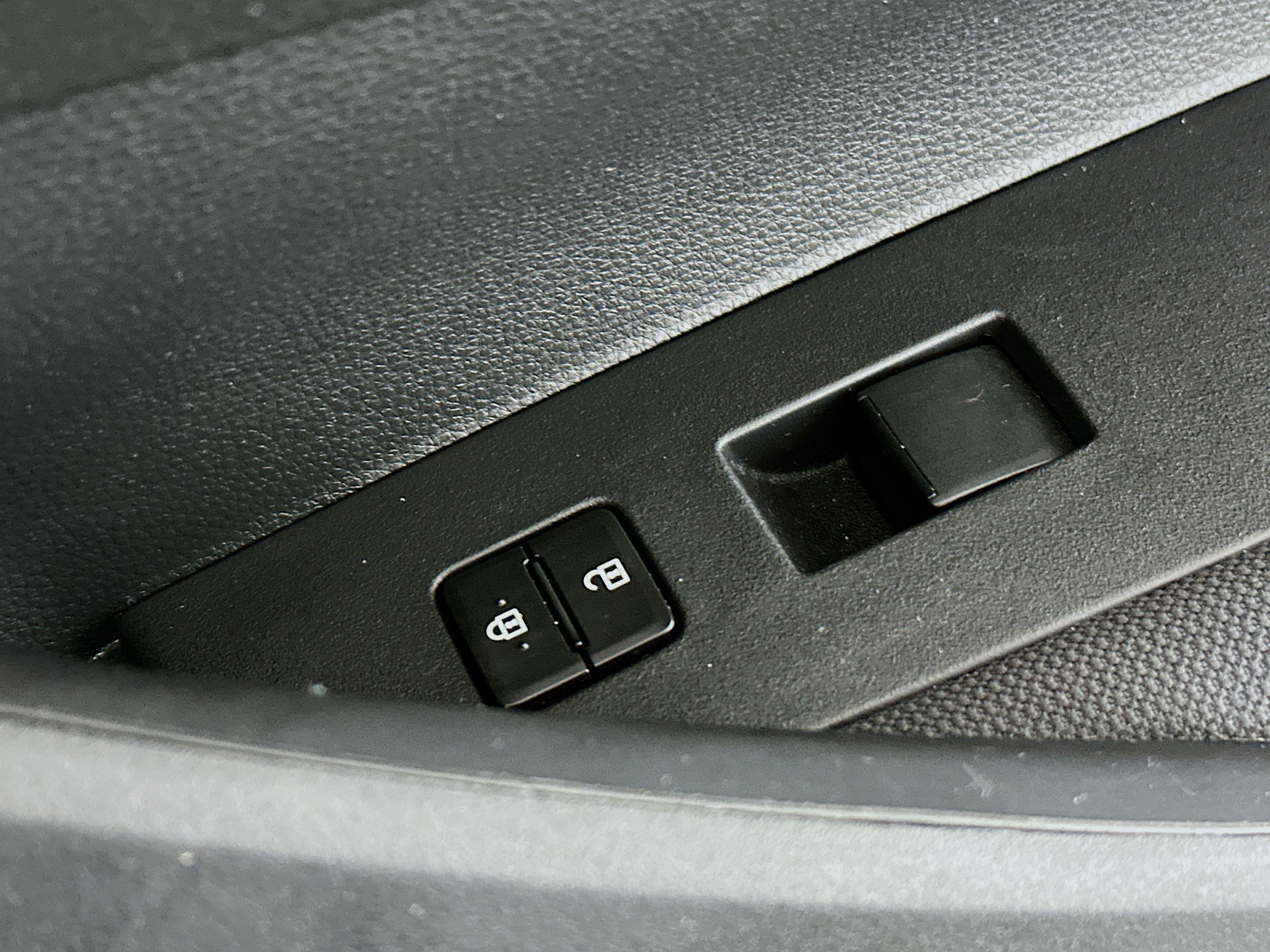 Used 2023 Toyota Corolla LE w/ LE Convenience Package FWD image 28