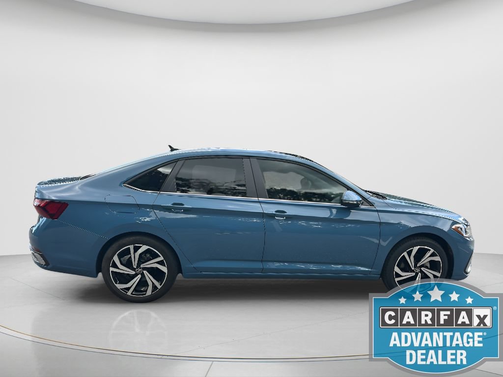 Certified 2025 Volkswagen Jetta SEL FWD image 4