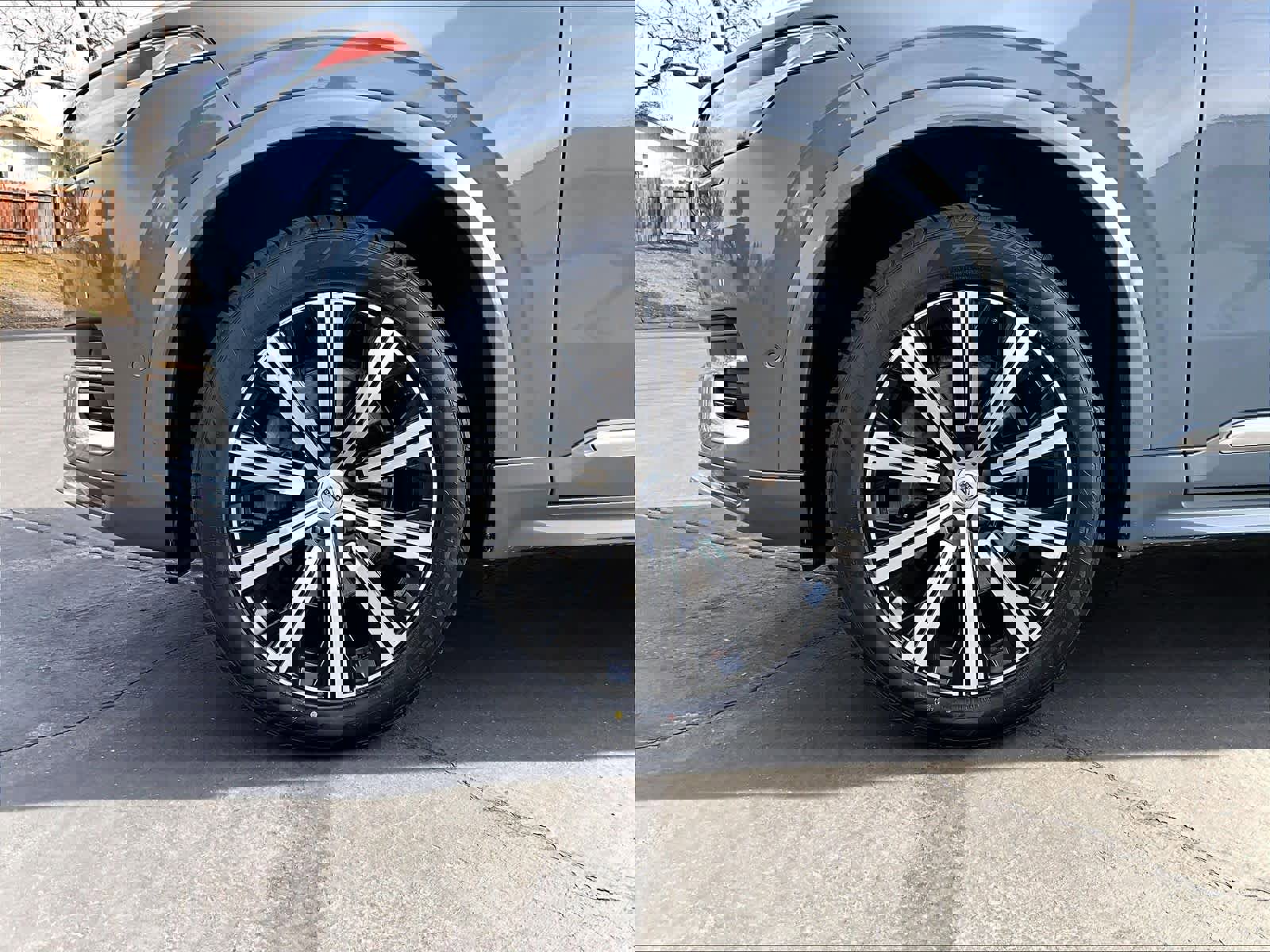 Used 2023 Volvo XC90 B6 Plus w/ Protection Package Premier image 12