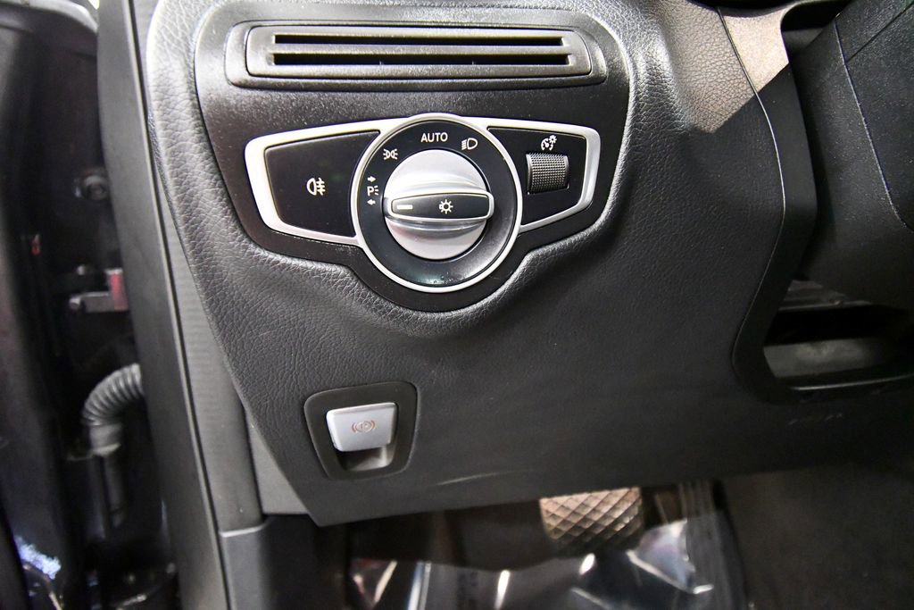 Used 2022 Mercedes-Benz GLC 300 4MATIC image 20