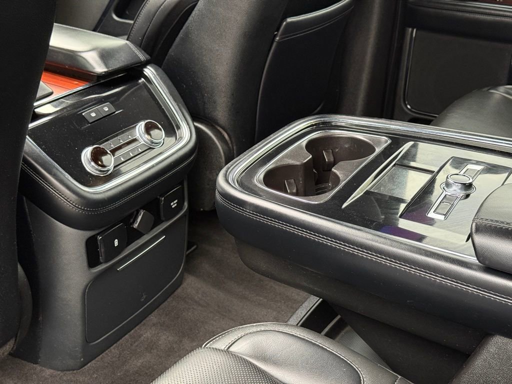 Used 2018 Lincoln Navigator Reserve w/ Technology Package image 26