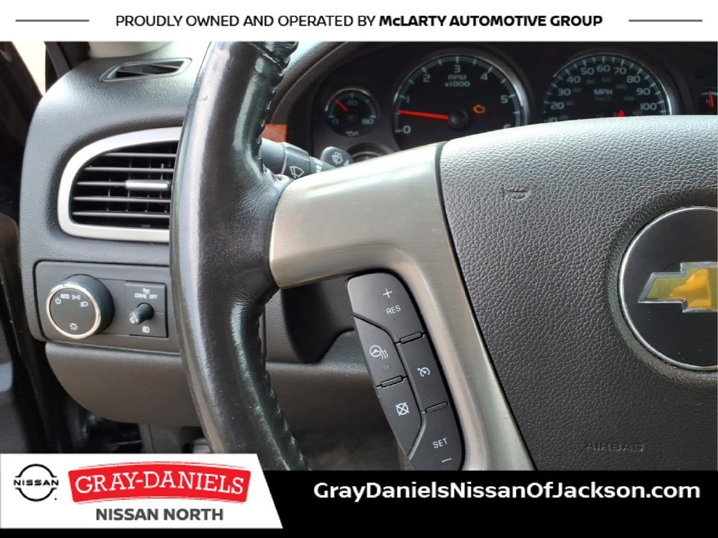 Used 2013 Chevrolet Avalanche LTZ AWD/4WD image 13