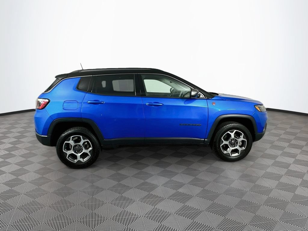 Used 2022 Jeep Compass Trailhawk AWD/4WD image 11