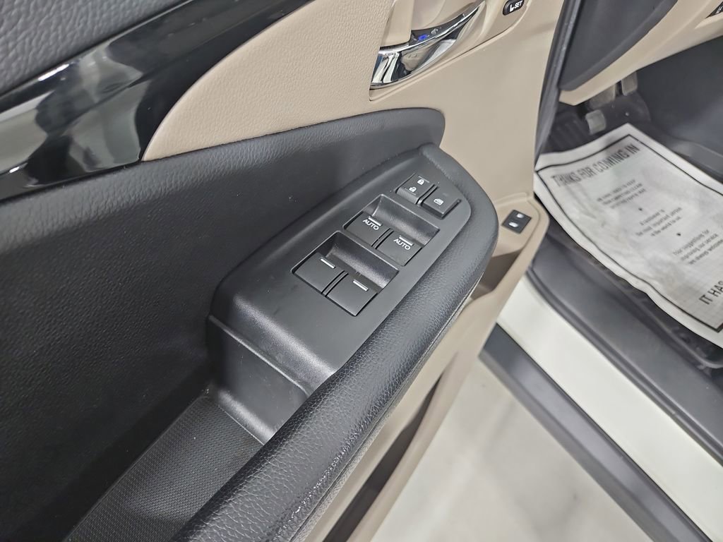 Used 2019 Honda Pilot Touring image 11