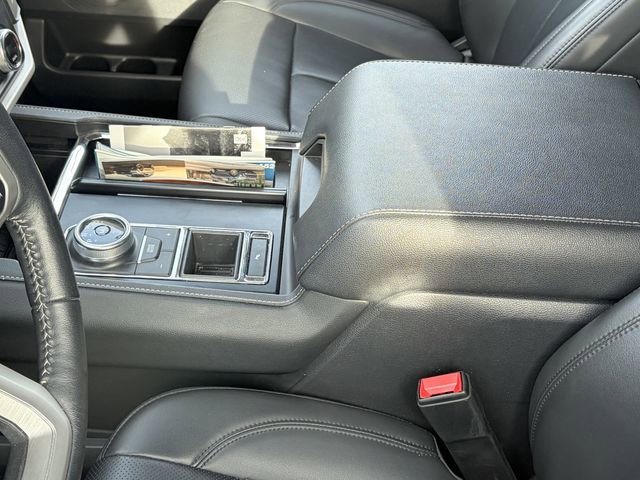 Used 2023 Ford Expedition XLT RWD image 9