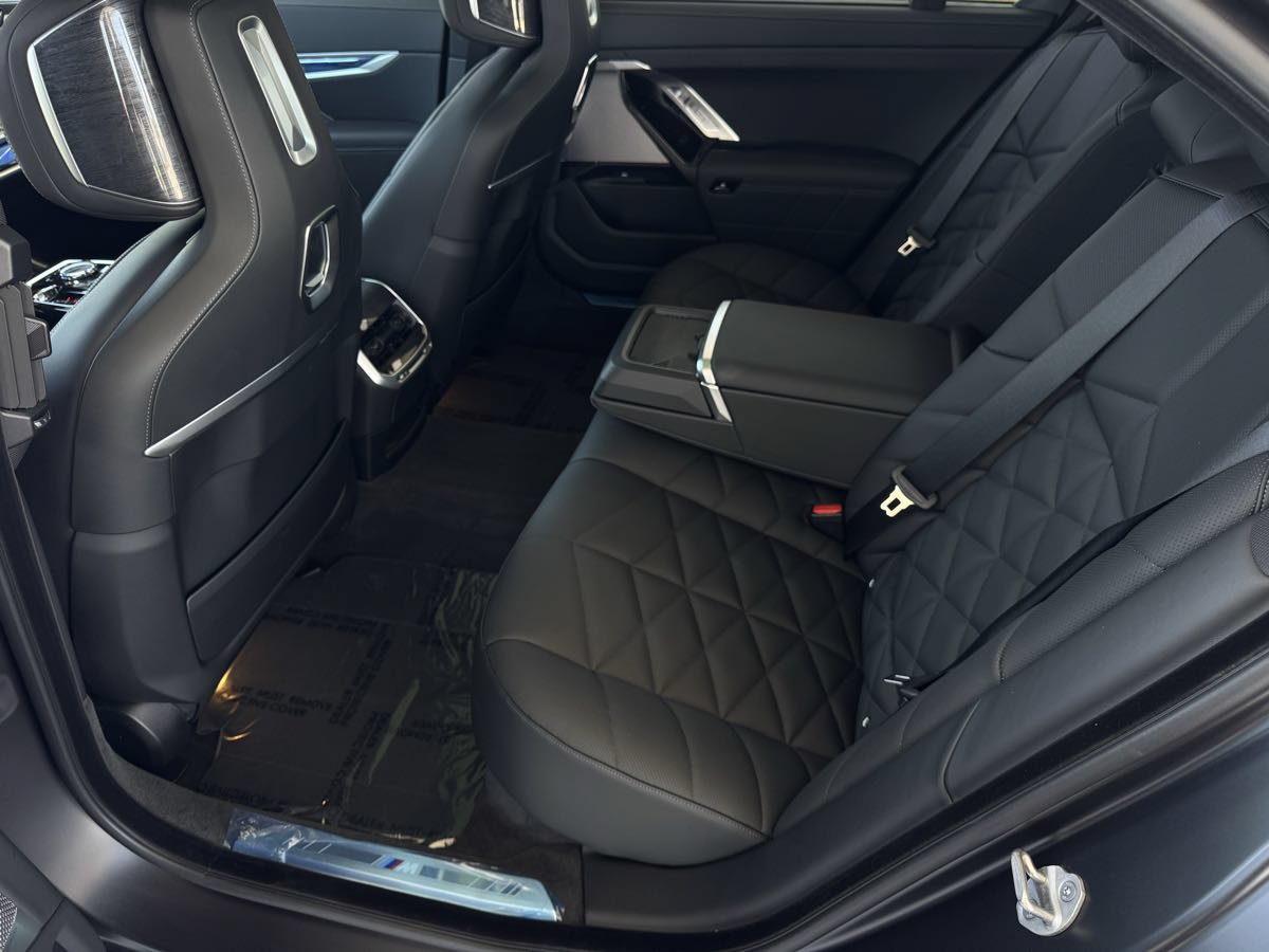 Used 2026 BMW 740i w/ Premium Package RWD image 17