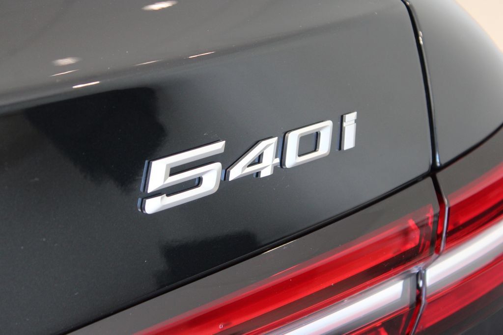 Used 2026 BMW 540i xDrive AWD/4WD image 35